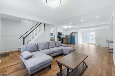 64 Willoughby St, Newark, NJ 07112 - Photo 5