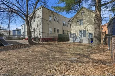 64 Willoughby St, Newark, NJ 07112 - Photo 25