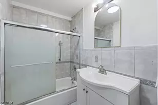 64 Willoughby St, Newark, NJ 07112 - Photo 17