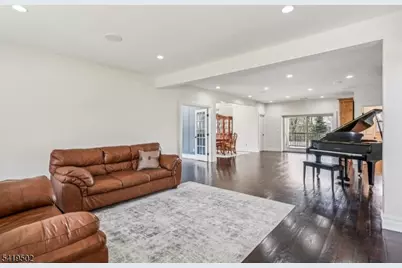 73 Maple Ave, Wayne, NJ 07470 - Photo 17