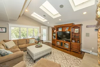 19 Caryn Place, Fairfield, NJ 07004 - Photo 7