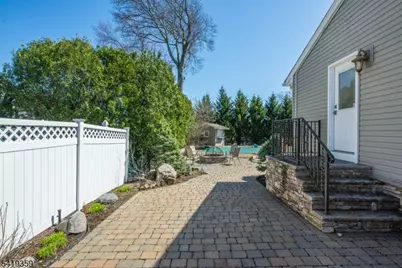 19 Caryn Place, Fairfield, NJ 07004 - Photo 41