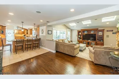 19 Caryn Place, Fairfield, NJ 07004 - Photo 9