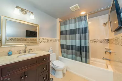 19 Caryn Place, Fairfield, NJ 07004 - Photo 31