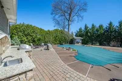 19 Caryn Place, Fairfield, NJ 07004 - Photo 35