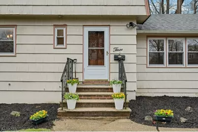 3 Page Pl, Livingston, NJ 07039 - Photo 3