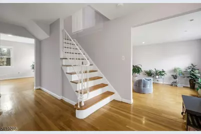 3 Page Pl, Livingston, NJ 07039 - Photo 5