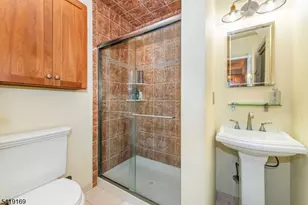 530 Up Mountain Ave, Montclair, NJ 07043 - Photo 21