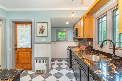 530 Up Mountain Avenue, Montclair, NJ 07043 - Photo 17