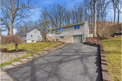 116 Rafkind Rd, Bloomingdale, NJ 07403 - Photo 3