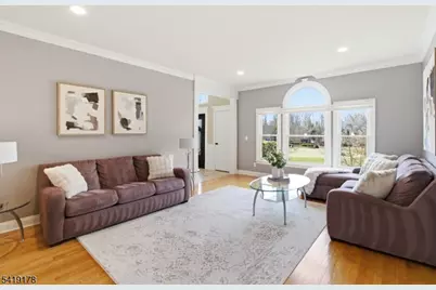 4 Michele Crossing, Raritan Township, NJ 08822 - Photo 3