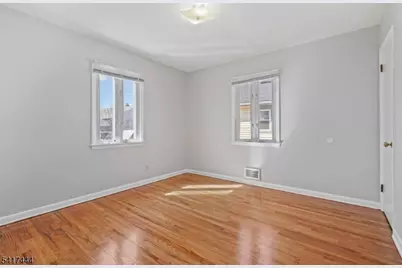 2075 Barnett St, Rahway, NJ 07065 - Photo 15