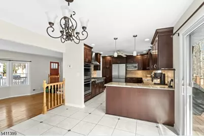 42 Arden Ct, Berkeley Heights Township, NJ 07922 - Photo 9