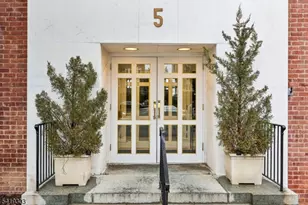 5 Roosevelt Pl, Montclair, NJ 07042 - Photo 1