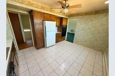 32 Lake Dr, Parsippany, NJ 07005 - Photo 7