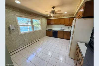 32 Lake Dr, Parsippany, NJ 07005 - Photo 5