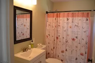 8 Millbrook Rd, Franklin Township, NJ 07882 - Photo 9