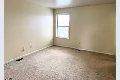 253 Spruce Ct, Raritan Township, NJ 08822 - Photo 15