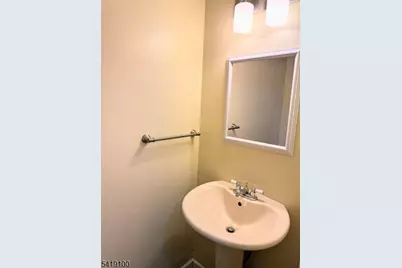 253 Spruce Ct, Raritan Township, NJ 08822 - Photo 9