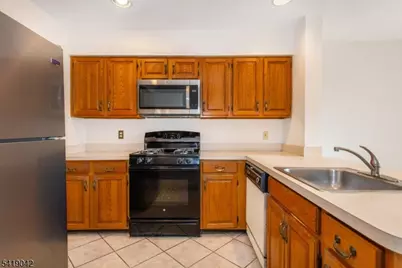 38 Noelle Ct, Lincoln Park, NJ 07035 - Photo 15