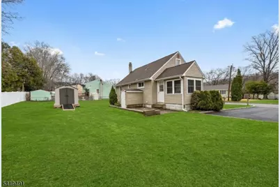 34 Lakeview Ave, Butler, NJ 07405 - Photo 23