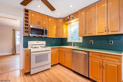 428 Essex Ave, Bloomfield, NJ 07003 - Photo 13