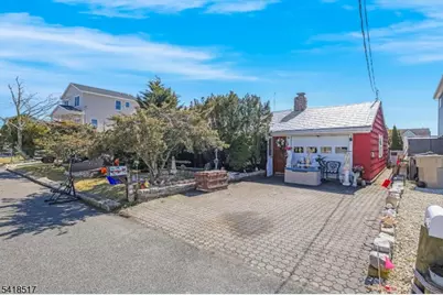 242 Evergreen Dr, Berkeley Township, NJ 08721 - Photo 3