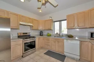 253 Delawanna Ave, Clifton, NJ 07014 - Photo 9