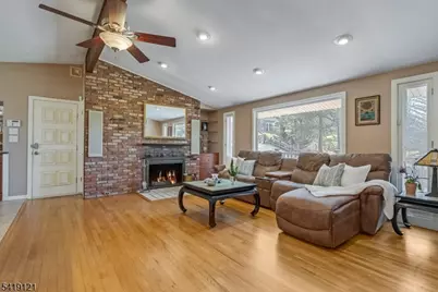 1044 Summit Ln, Mountainside, NJ 07092 - Photo 3