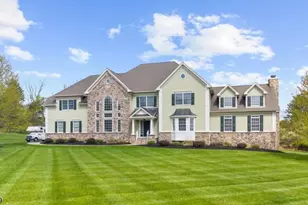 4 Steinbeck Ct, Alexandria Township, NJ 08848 - Photo 3