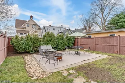 8 Grant St, Morristown, NJ 07960 - Photo 33