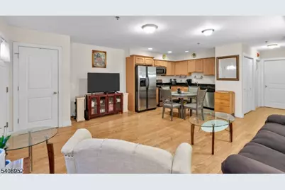 5 Maple Ave #102, Union Township, NJ 07088 - Photo 3