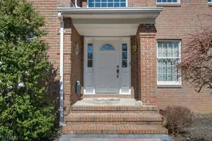 5 Noble Ct, Washington Township, NJ 07853 - Photo 5