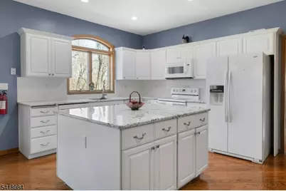 5 Noble Ct, Washington Township, NJ 07853 - Photo 19