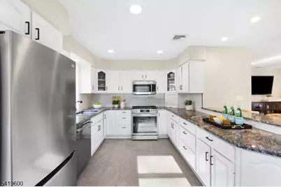 10 Ironia Rd, Mendham Township, NJ 07945 - Photo 15