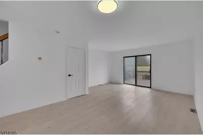 628 Almond Ct, Raritan Township, NJ 08822 - Photo 7