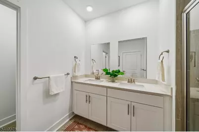 15 Whitney Ave, Morris Plains, NJ 07950 - Photo 13