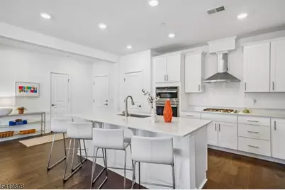 15 Whitney Ave, Morris Plains, NJ 07950 - Photo 3