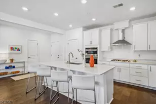 15 Whitney Ave, Morris Plains, NJ 07950 - Photo 3