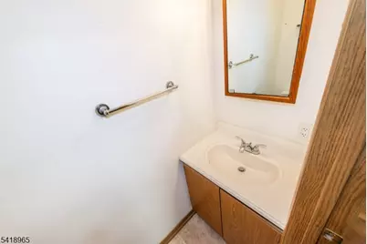 197 Fort Lee Rd, Teaneck Township, NJ 07666 - Photo 17