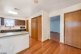 197 Fort Lee Rd, Teaneck Township, NJ 07666 - Photo 9