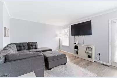 20 Pond Ct, Hillsborough Township, NJ 08844 - Photo 11