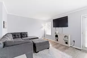 20 Pond Ct, Hillsborough Township, NJ 08844 - Photo 11