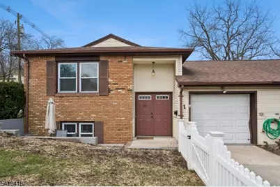 1 Lyons Pl, Morristown, NJ 07960 - Photo 7