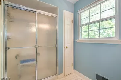 8 Tomahawk Dr, Wayne, NJ 07470 - Photo 23