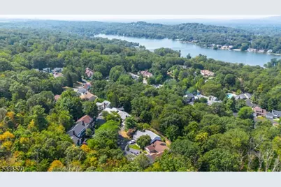 8 Tomahawk Dr, Wayne, NJ 07470 - Photo 37