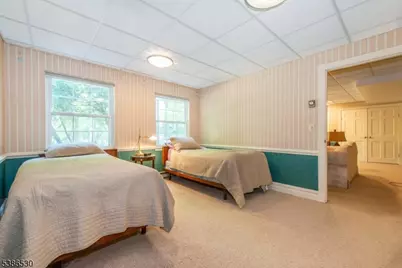 8 Tomahawk Dr, Wayne, NJ 07470 - Photo 27