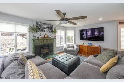 35 Turnberry Rd, Little Falls Township, NJ 07424 - Photo 15