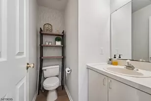 48 Cornerstone Ln, Newark, NJ 07103 - Photo 11