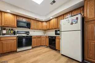 48 Cornerstone Ln, Newark, NJ 07103 - Photo 13